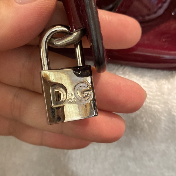 Dolce&gabbana patent leather Lily stripe bag. Cherry color egg yolk stripe. - Picture 6 of 16